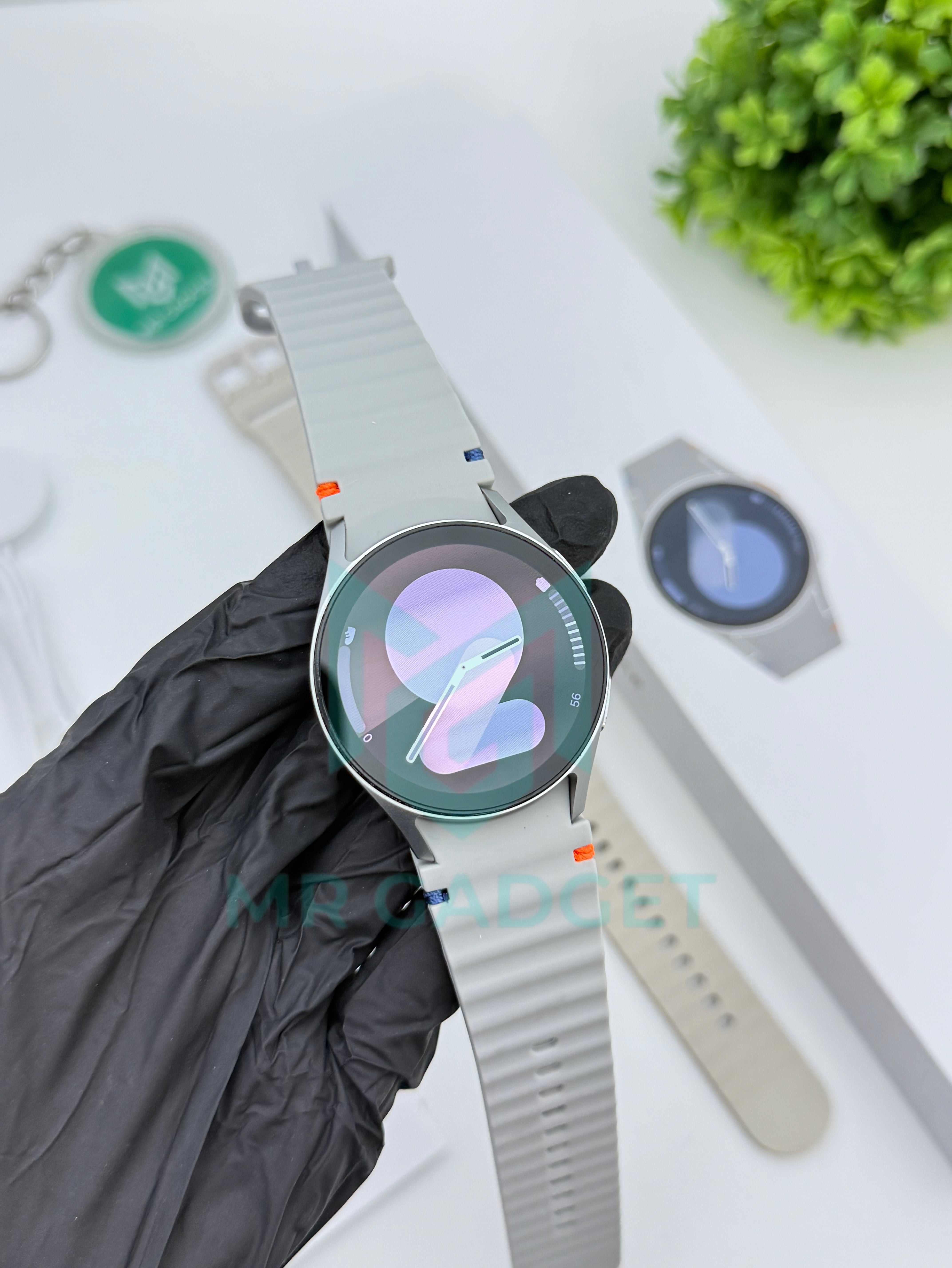 LE06 SMART WATCH